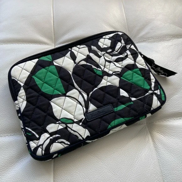 Vera Bradley Tablet Case 💚🤍🖤 - Picture 4 of 5
